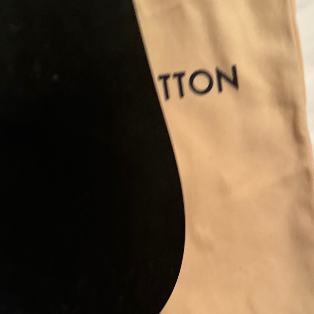 Louis Vuitton Monogram Black and White Sandals - Picture 8 of 13